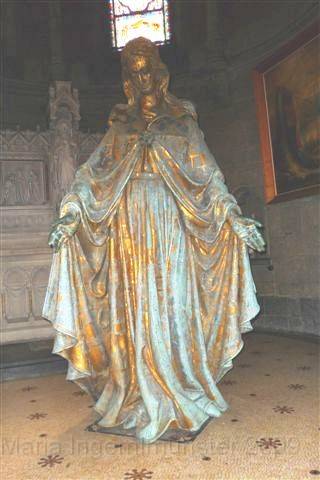 0012 In de basiliek van bon-Secours.jpg